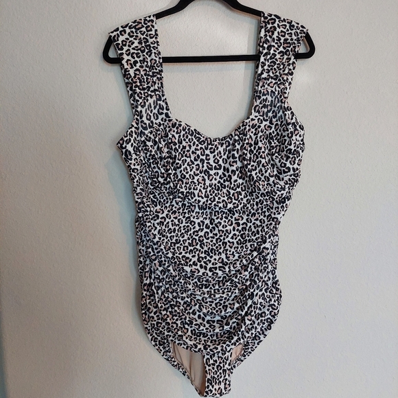 Albion The Savanah Animal Print One Piece Swimsuit Size Large - Picture 3 of 7